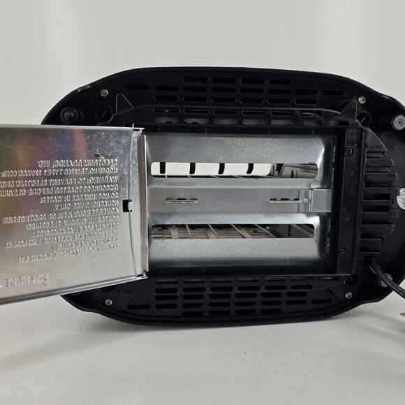 Black and Decker TR1278B Toaster – 2 Slice – Bagel / Frozen Functions – Works - Picture 7 of 7